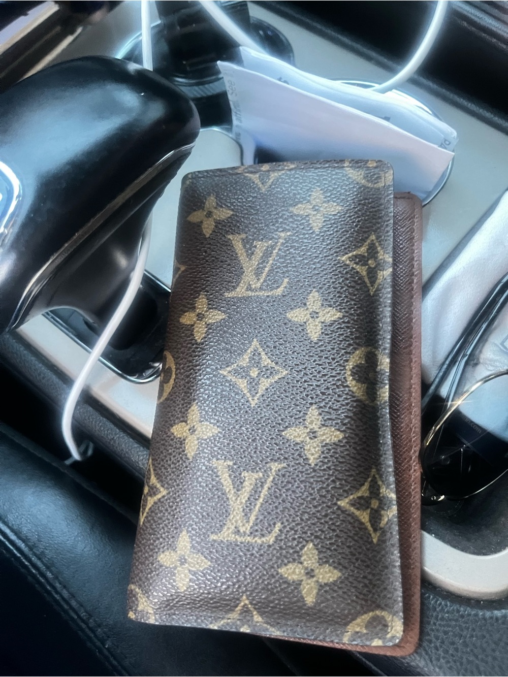 Like new authentic Louis Vuitton Brown Monogram Leather Card & Money Holder